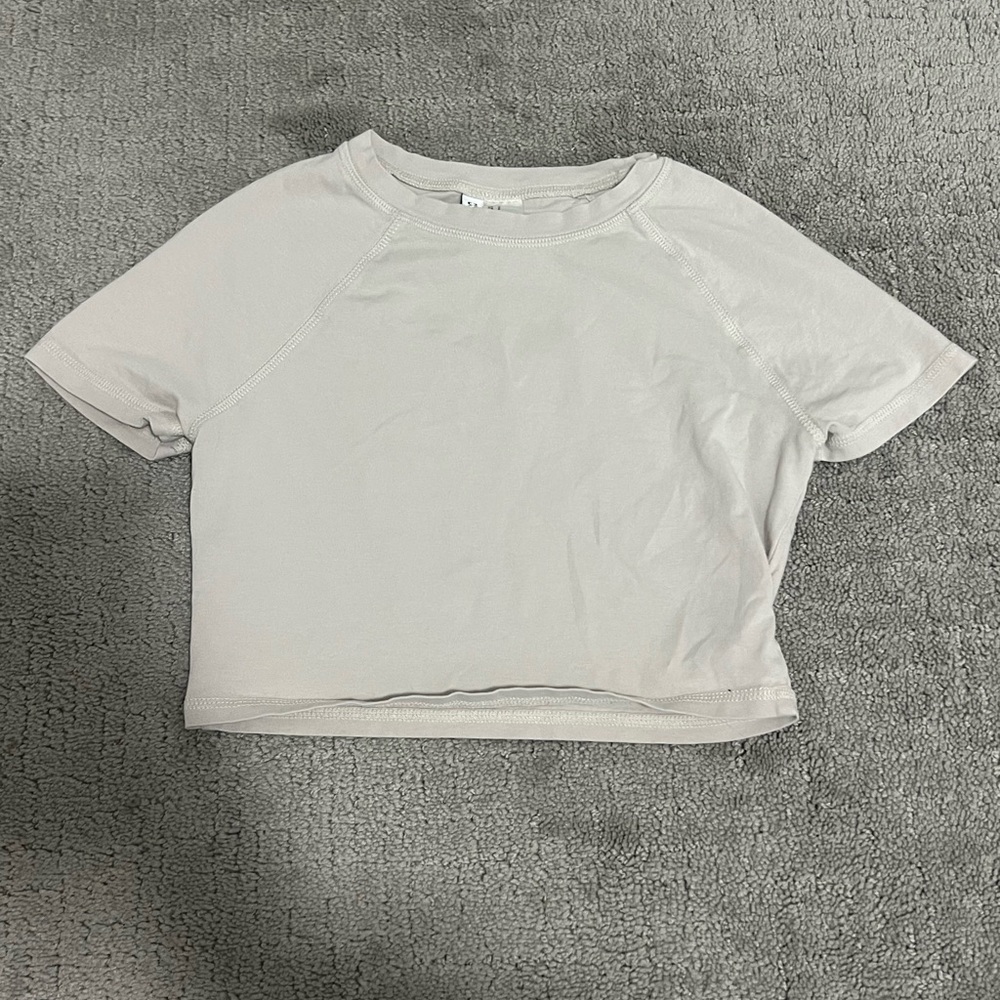 Women's Tan H&M/Divided shirt size S